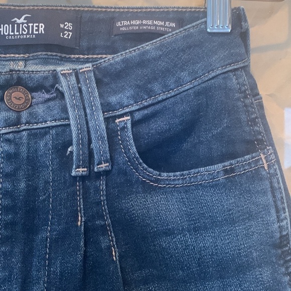 Hollister | Ultra High-Rise Mom Vintage Wash Stretch Blue Y2K Jeans 25 x 27 1R - Picture 8 of 16